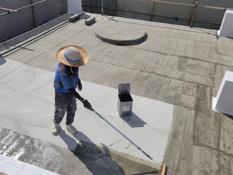 沖新塗装の施工現場