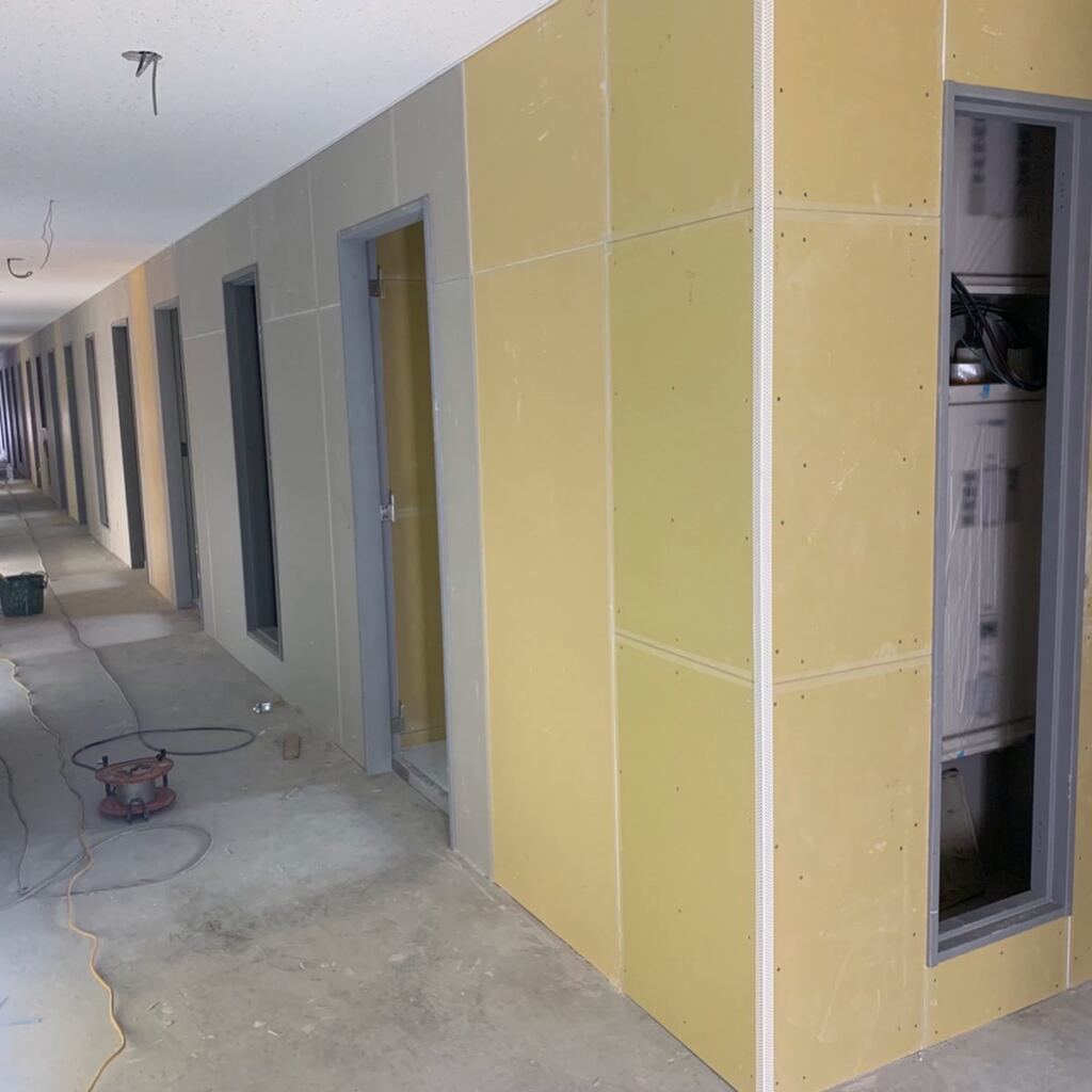 施工前:新築内壁塗装工事