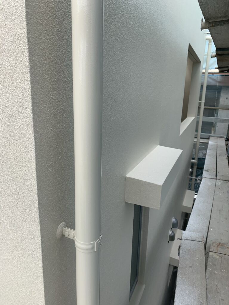 施工後：新築外壁・パイプ塗装工事